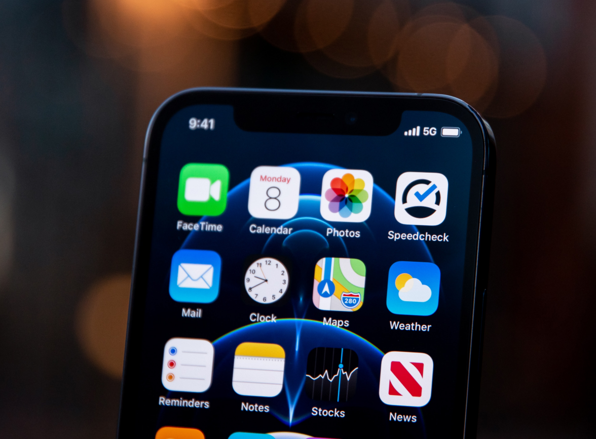 卫辉苹果手机维修分享为什么 iPhone 12 在冬季会自动关机 