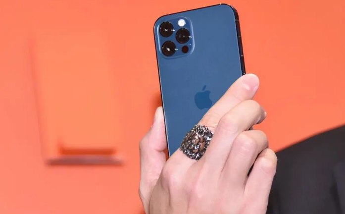 卫辉苹果手机维修分享iPhone12系列重启方法教程 